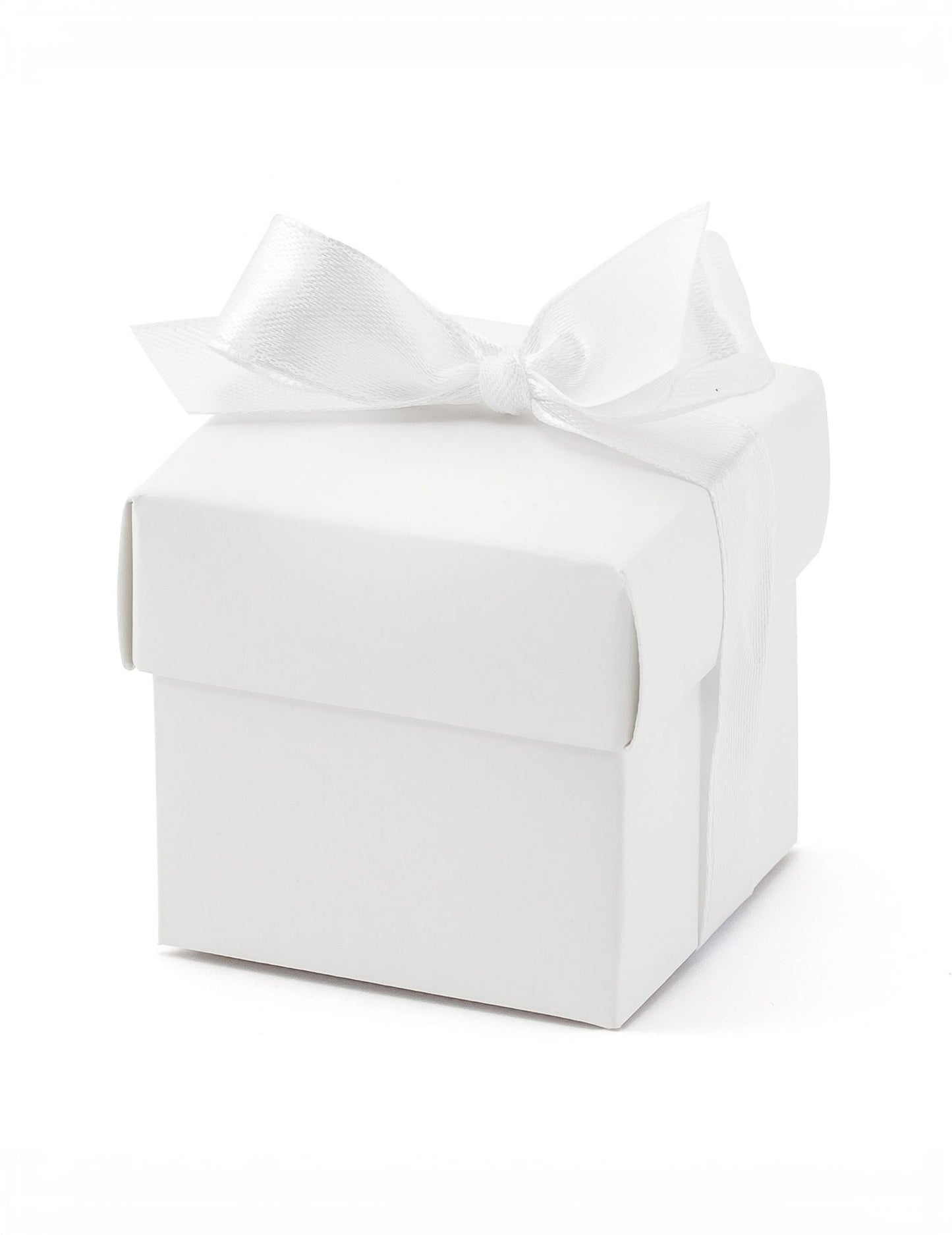 Gros plan sur le ruban de la boîte en carton pour mariage