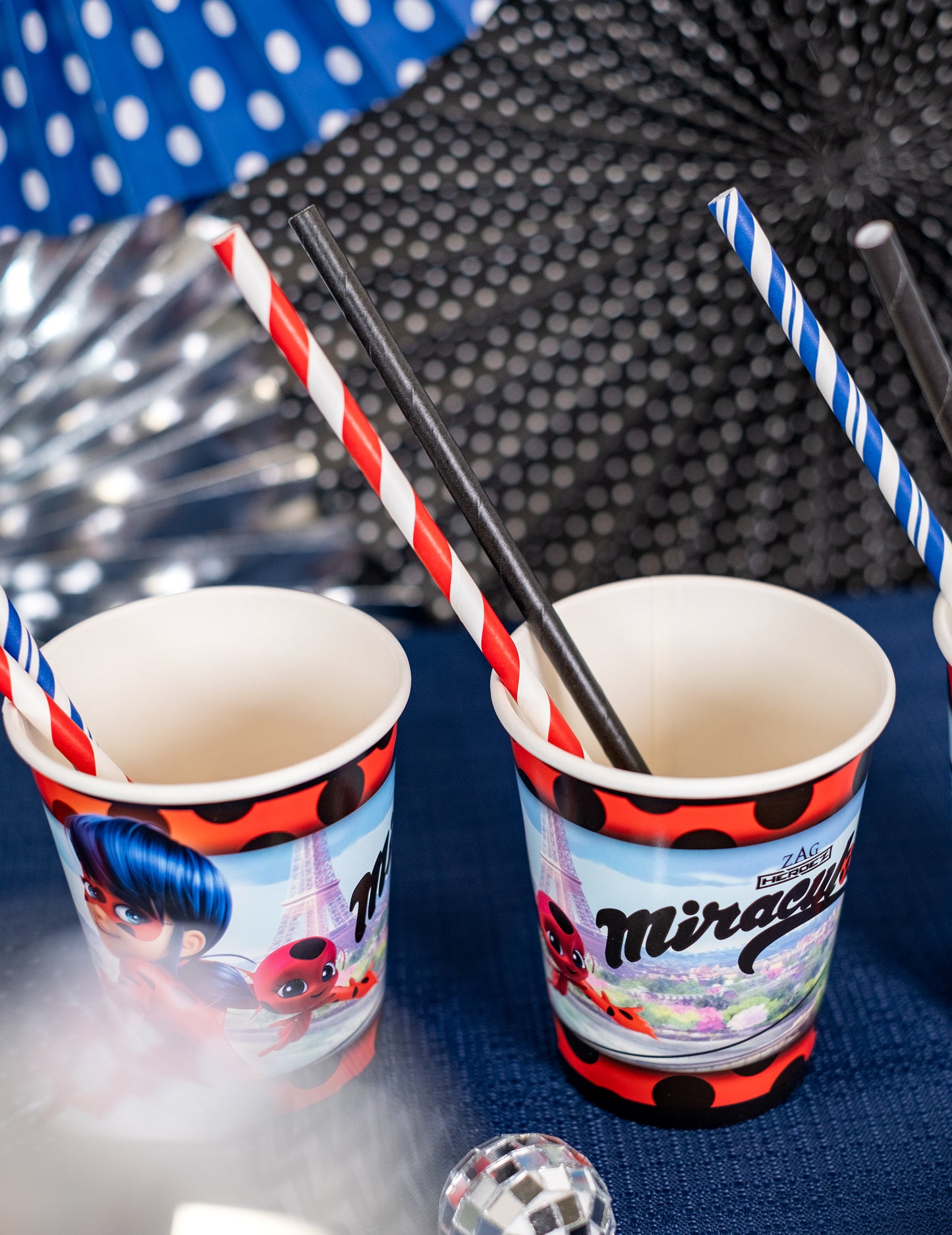 10 rdečih črtastih kartonskih slamic 19,5 cm