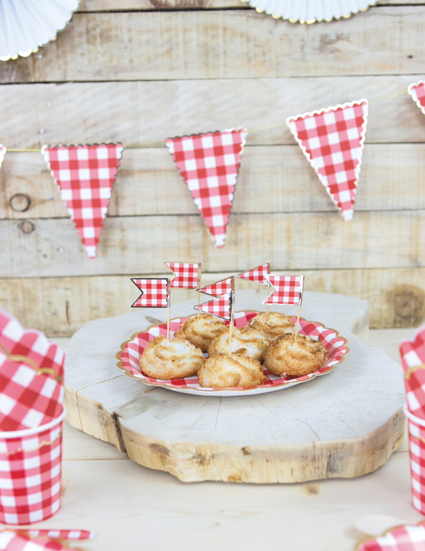 10 izbranih koktajlov Vichy 10 cm rdeča in bela