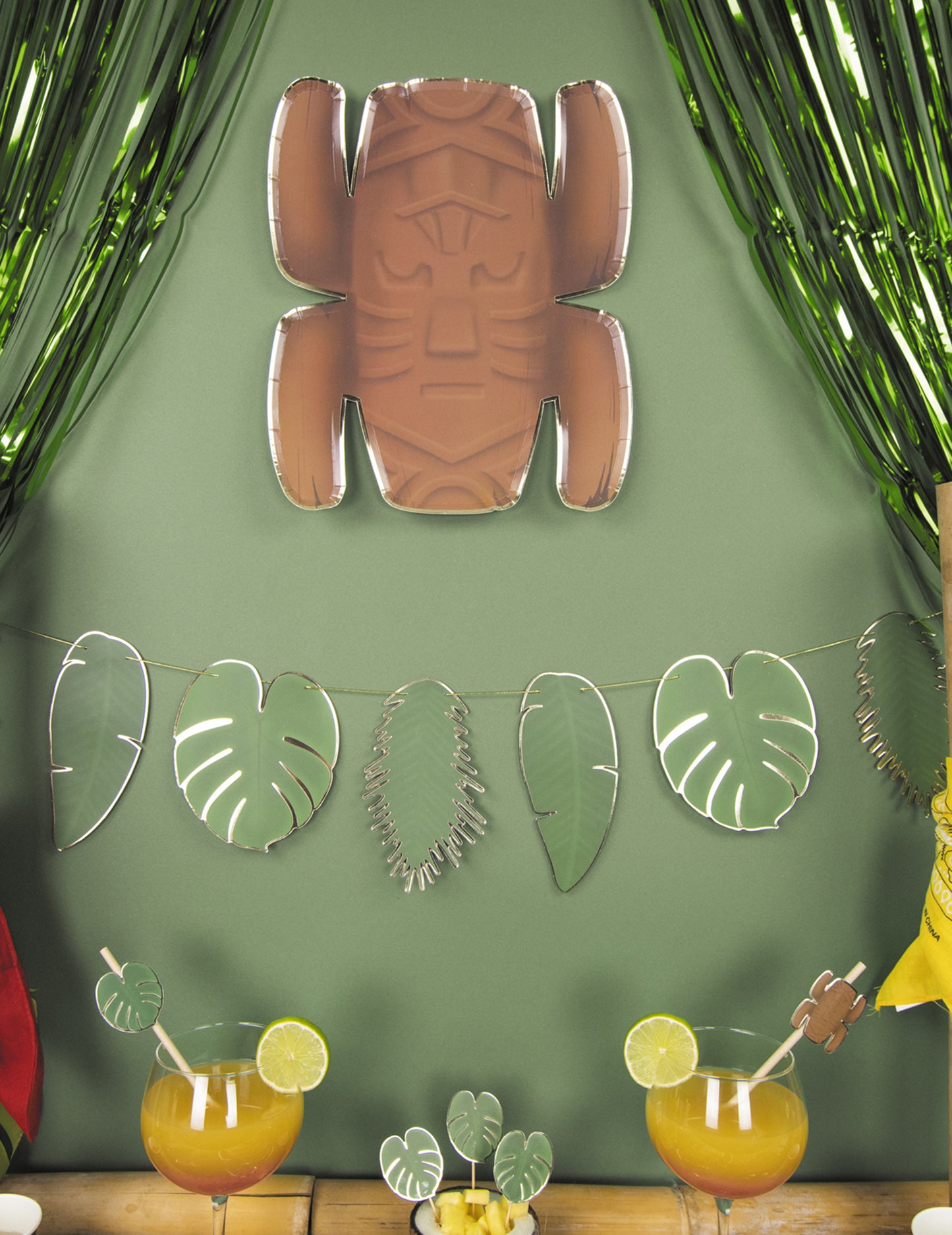 2 avanturistična totemska pladnja