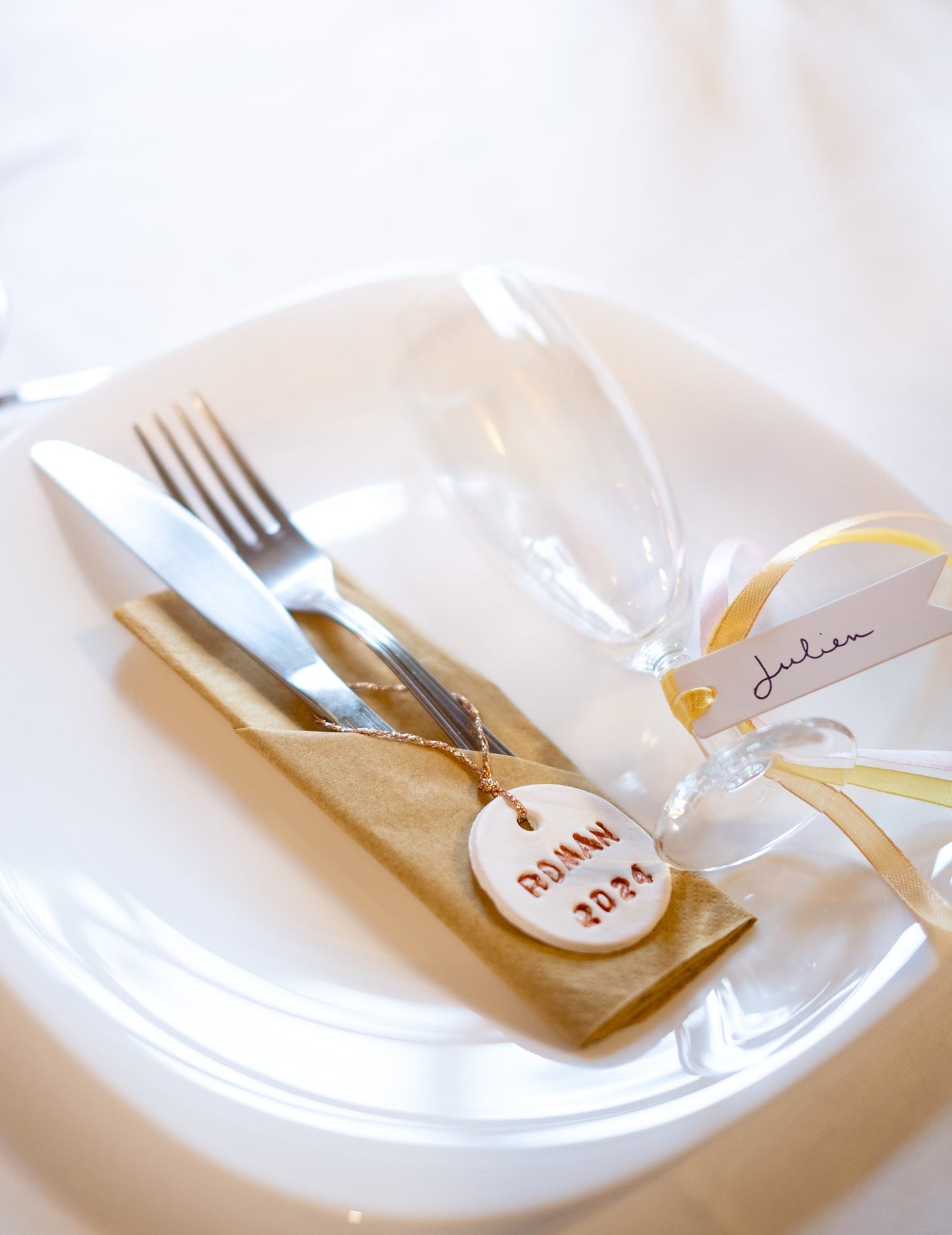 20 zlatih papirnatih prtičkov 33 x 33 cm za praznovanja