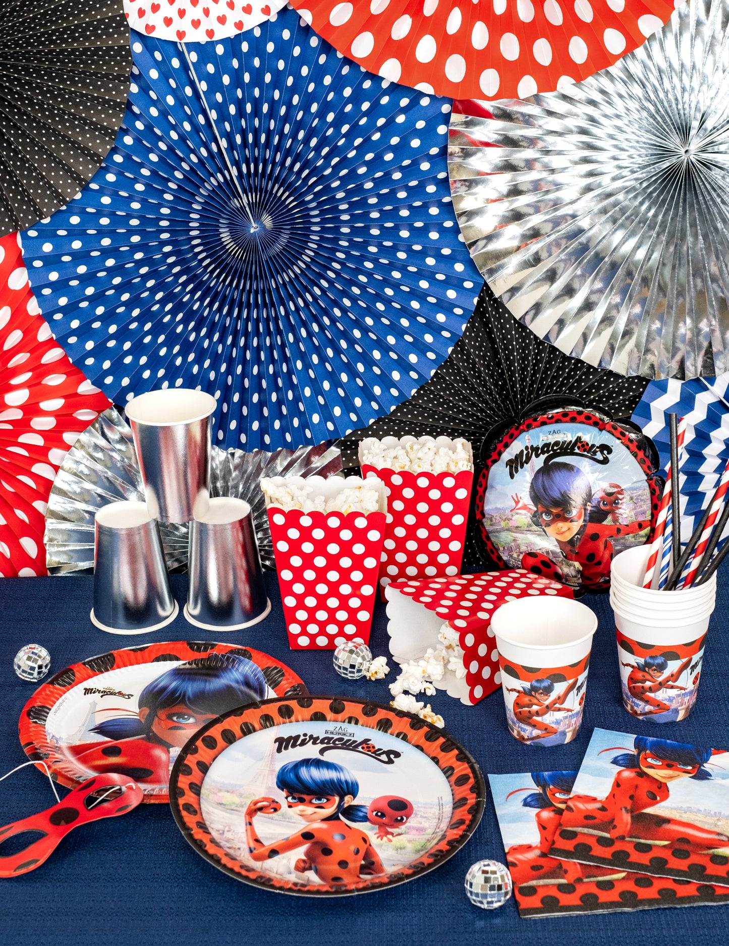 20 papirnatih brisač v Parizu 33 x 33 cm