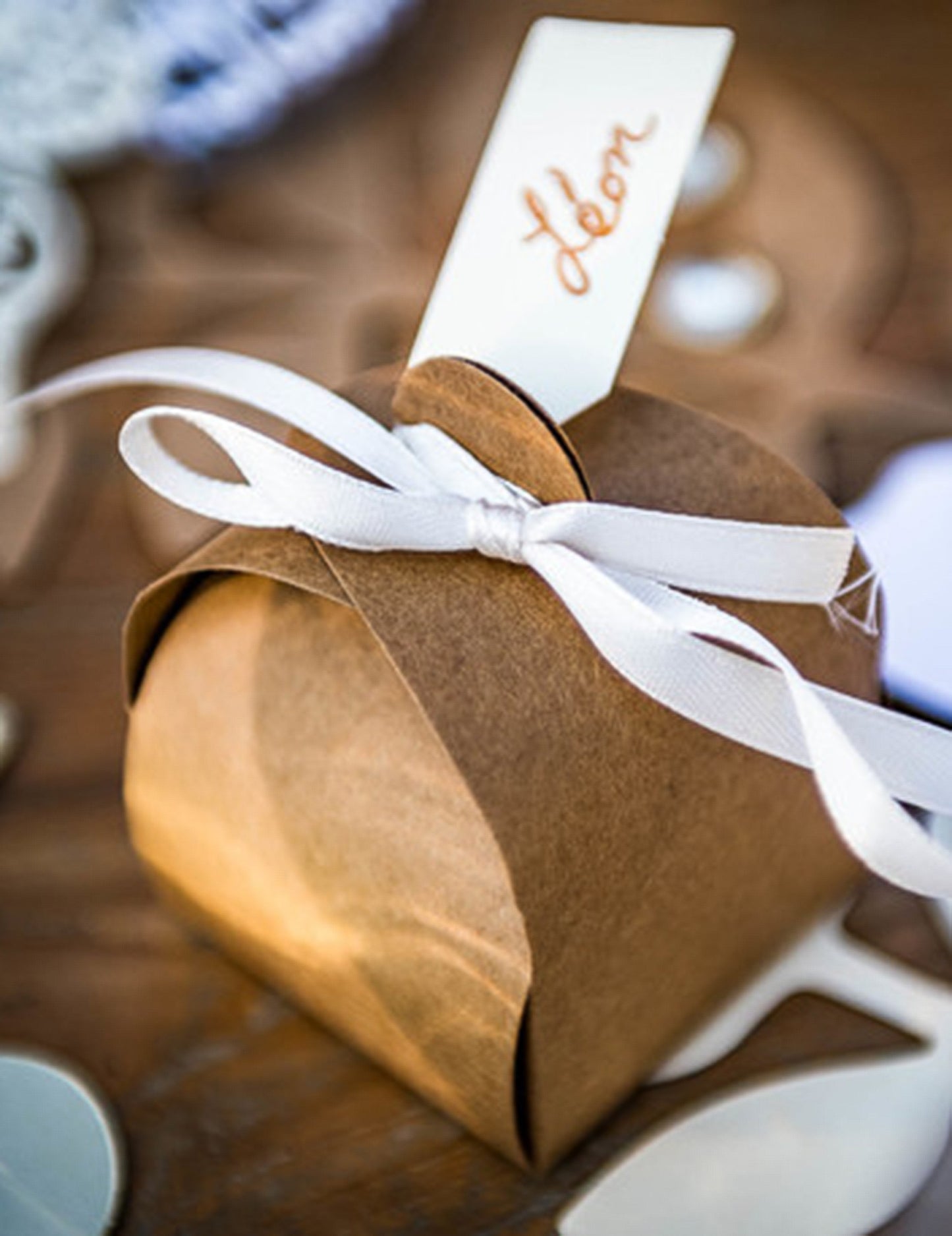 24 belih nalepk 5 x 2 cm