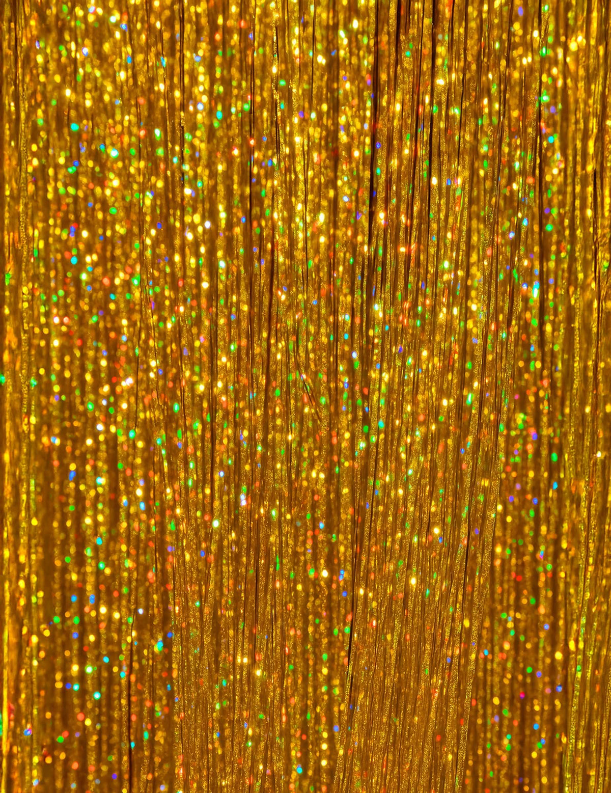 Gros plan sur les reflets et la texture des 3 mèches de cheveux brillantes pour femme