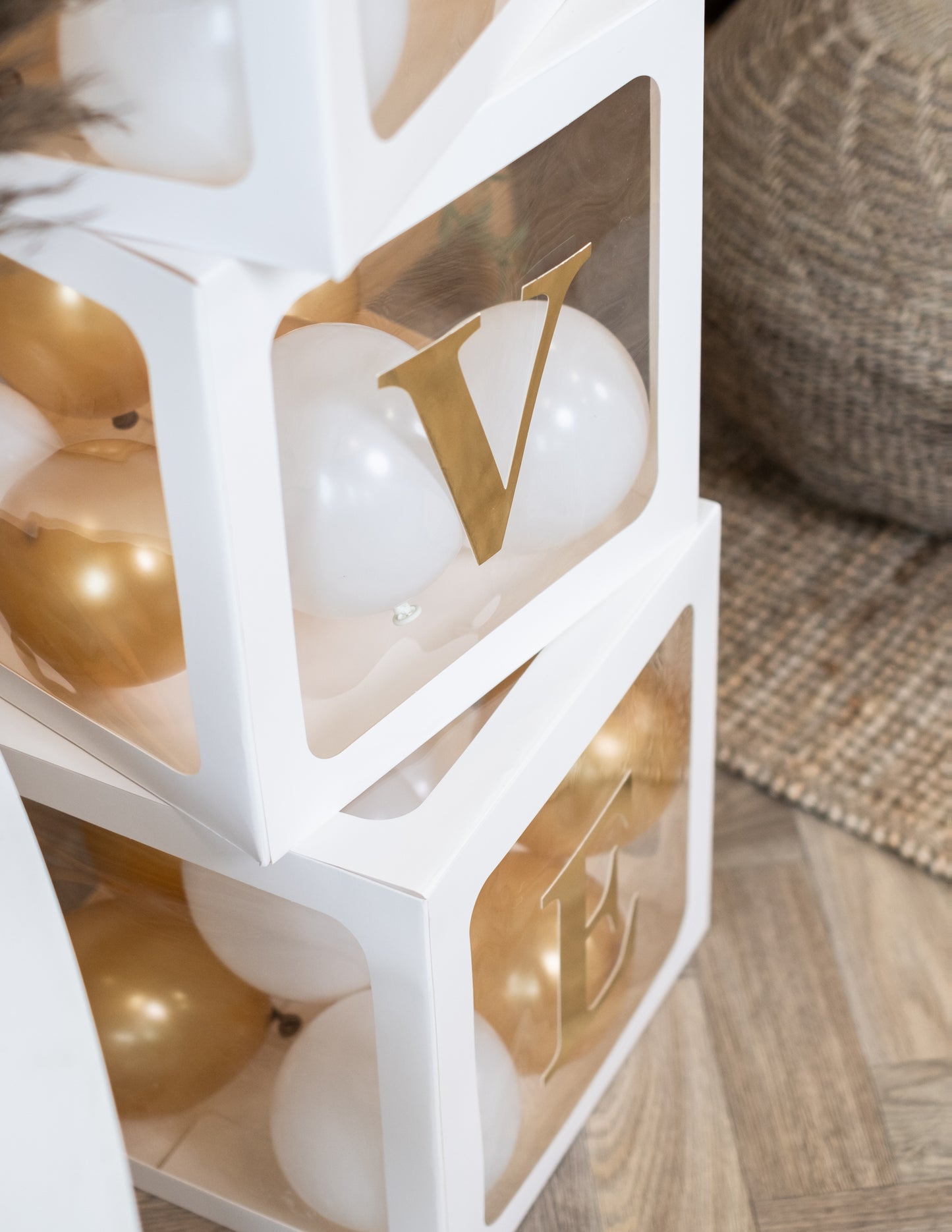 4 kocke z belimi prozornimi baloni 30 cm