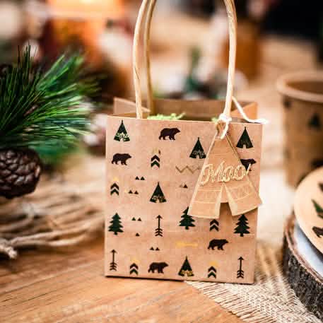 Sacs cadeaux indian forest thème tipi kraft vert marron et dorure