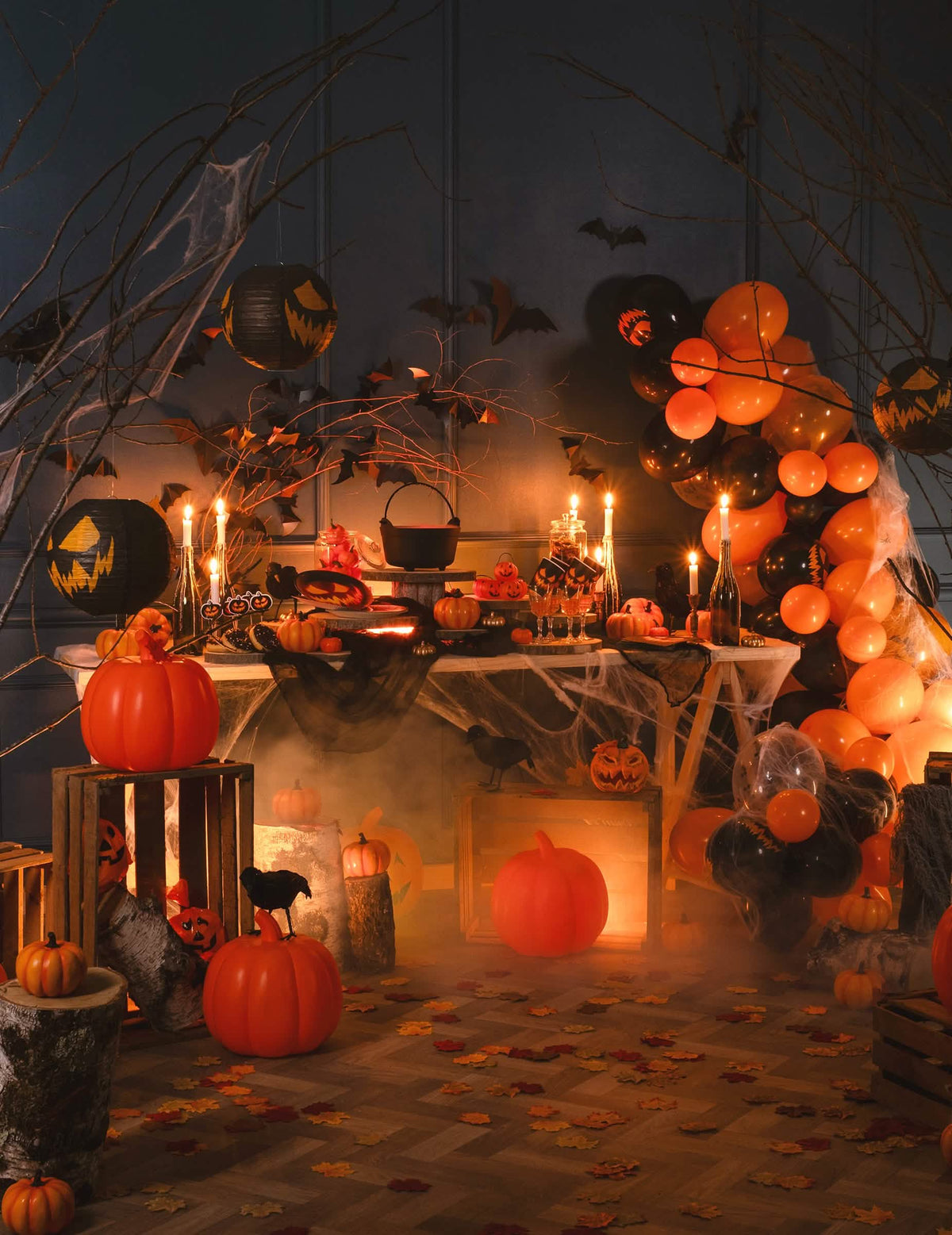 Dekorativna postavitev halloweenskih balonov za dekoracijo