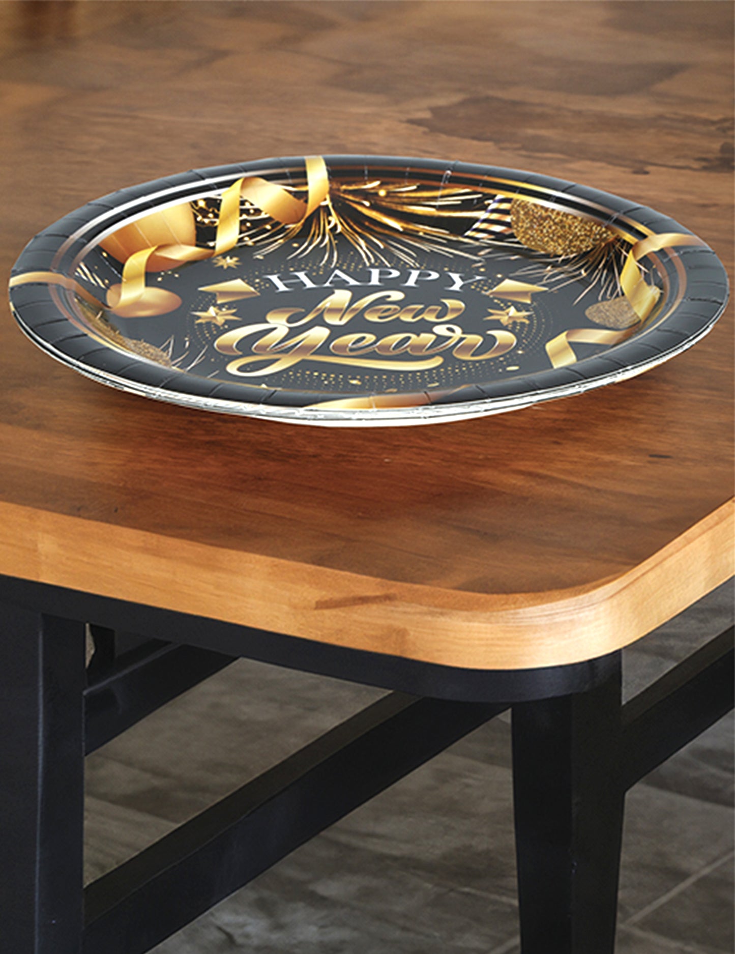 6 črno-zlatih papirnatih krožnikov za srečno novo leto 23 cm