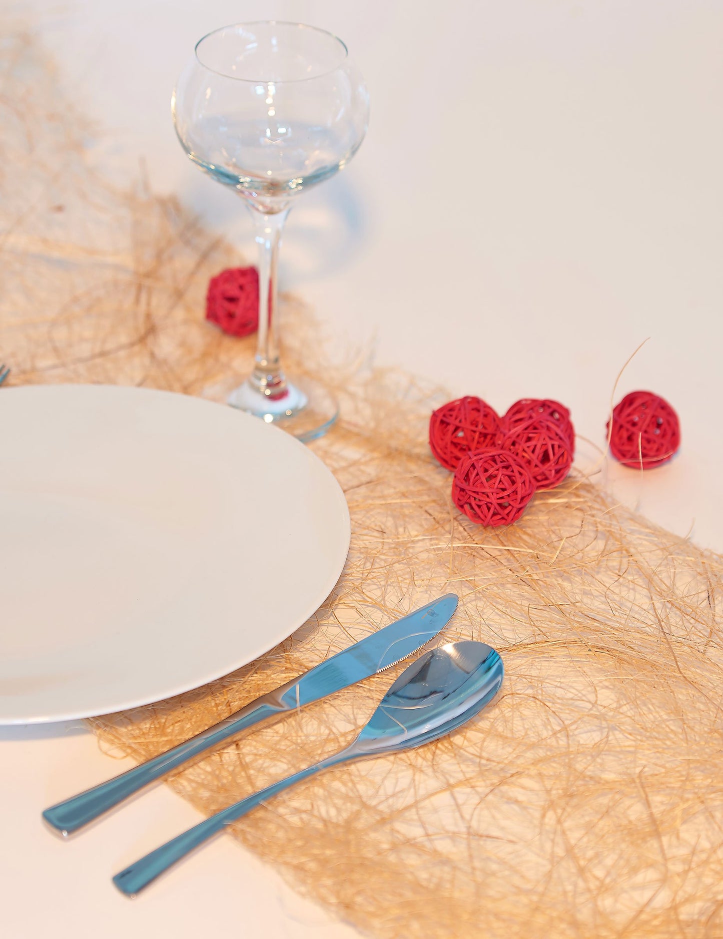 6 okrasnih rdečih pletenih kroglic 3,5 cm