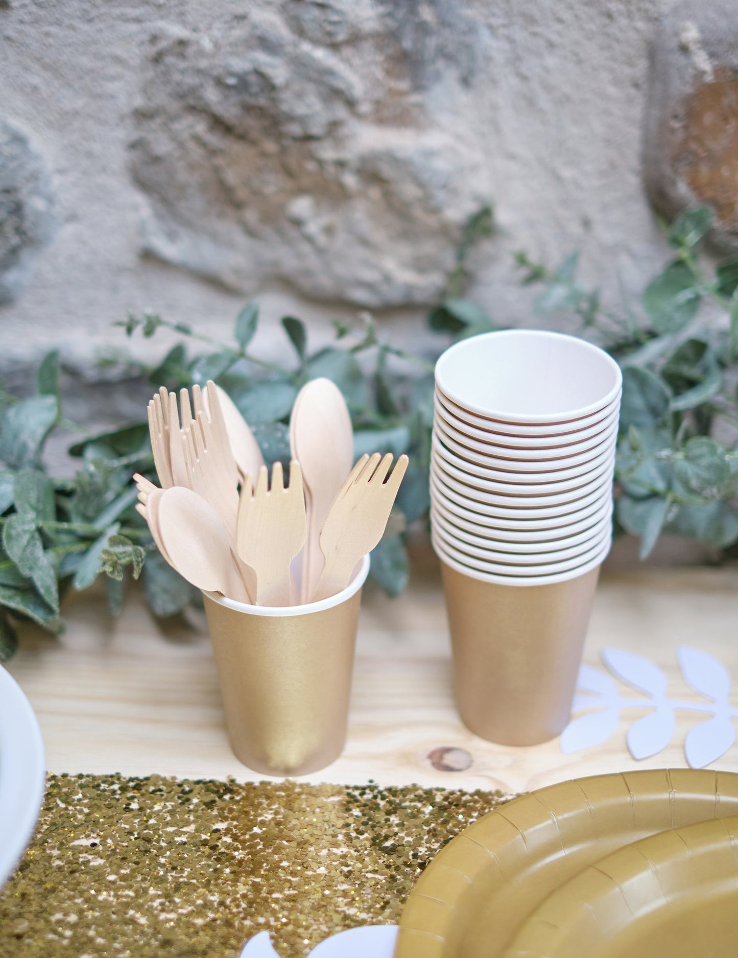 8 mat kartonskih skodelic 210 ml