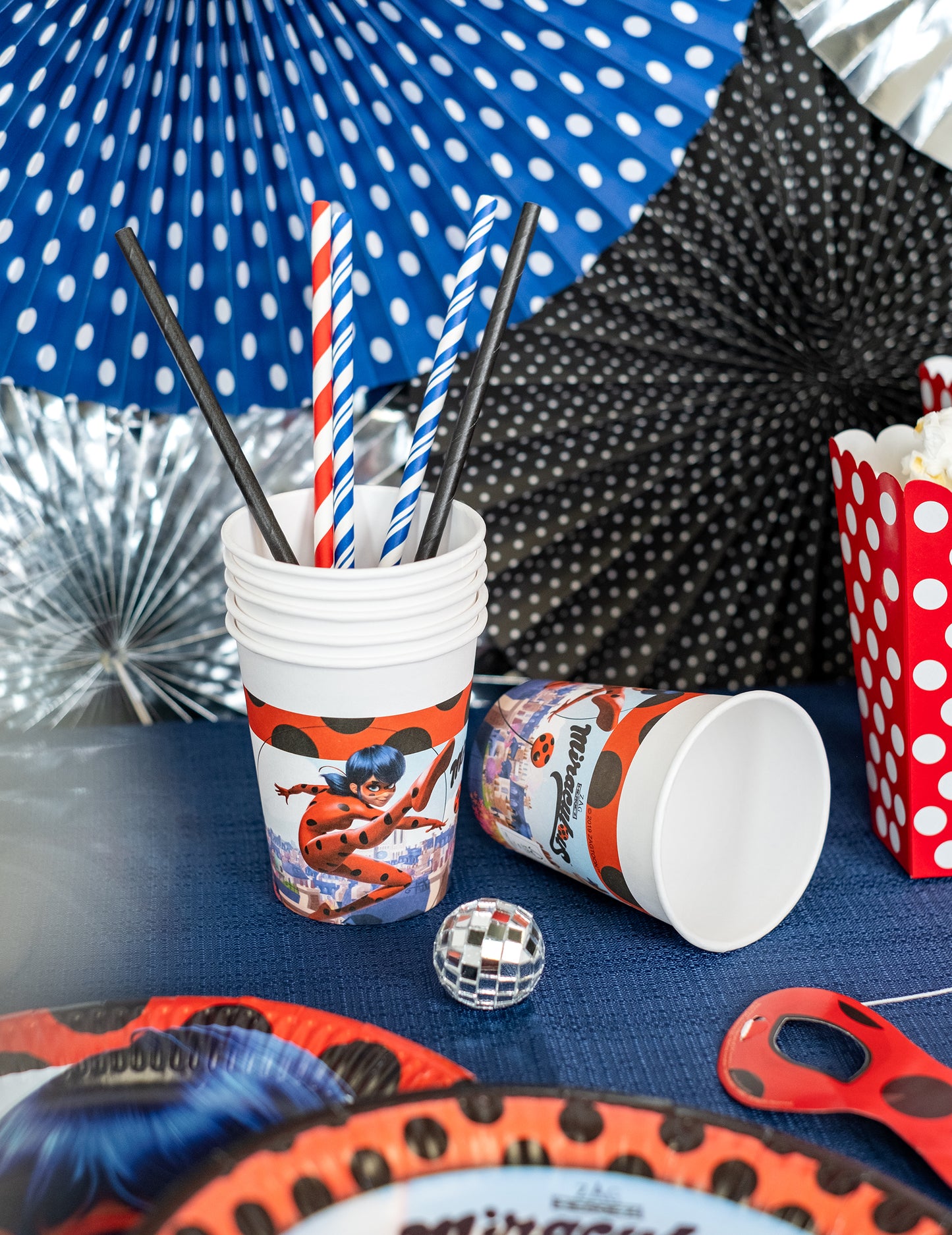 8 kartonskih skodelic Miraculus Ladybug 200 ml