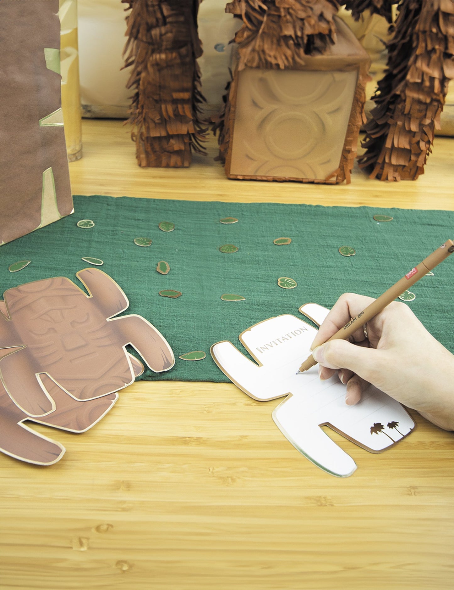 8 Adventur Totem Povabilo