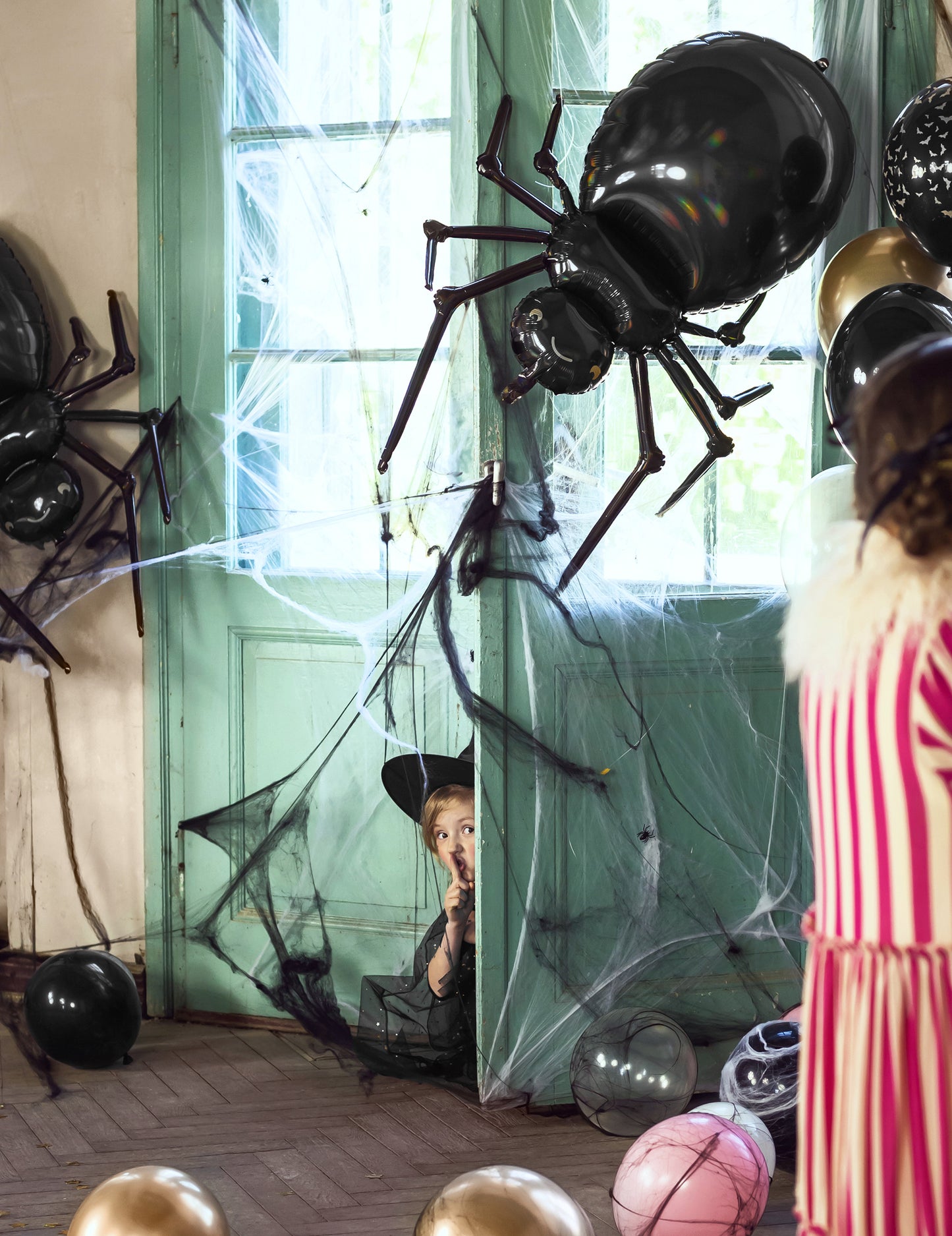 Black Metallic Spider Aluminijast balon 60 x 101 cm