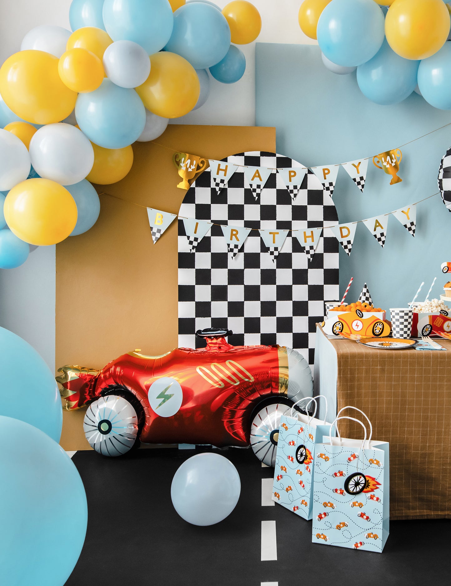 Aluminijasta žoga rdečega dirkalnega avtomobila 111 x 63 cm