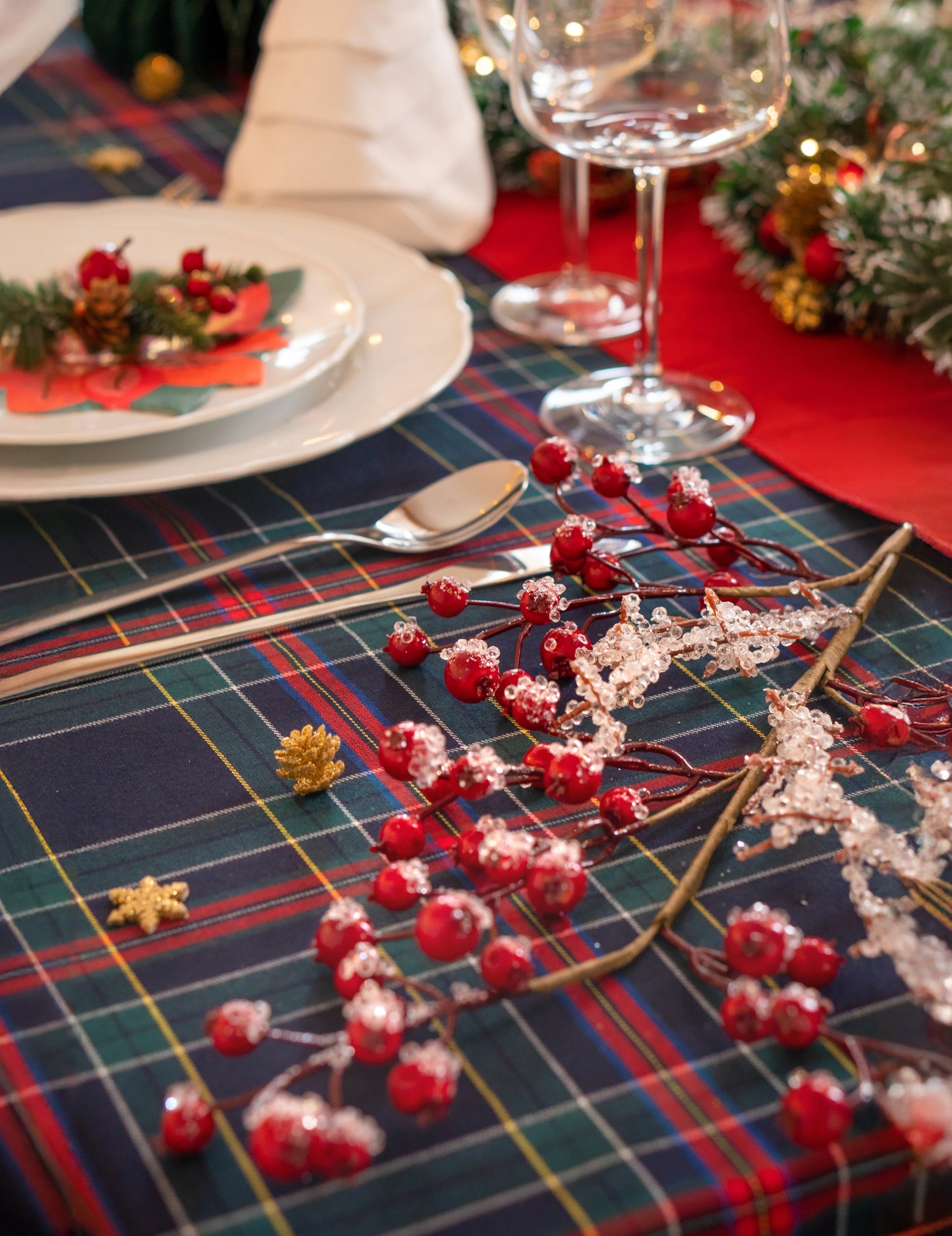 Rdeča jagodična veja 73 cm