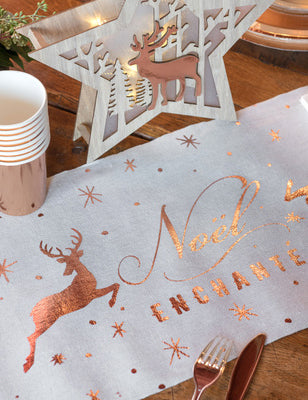 Očarljiv božični prt iz bombaža v rožnato zlati barvi 3 m x 28 cm motivi jelenov