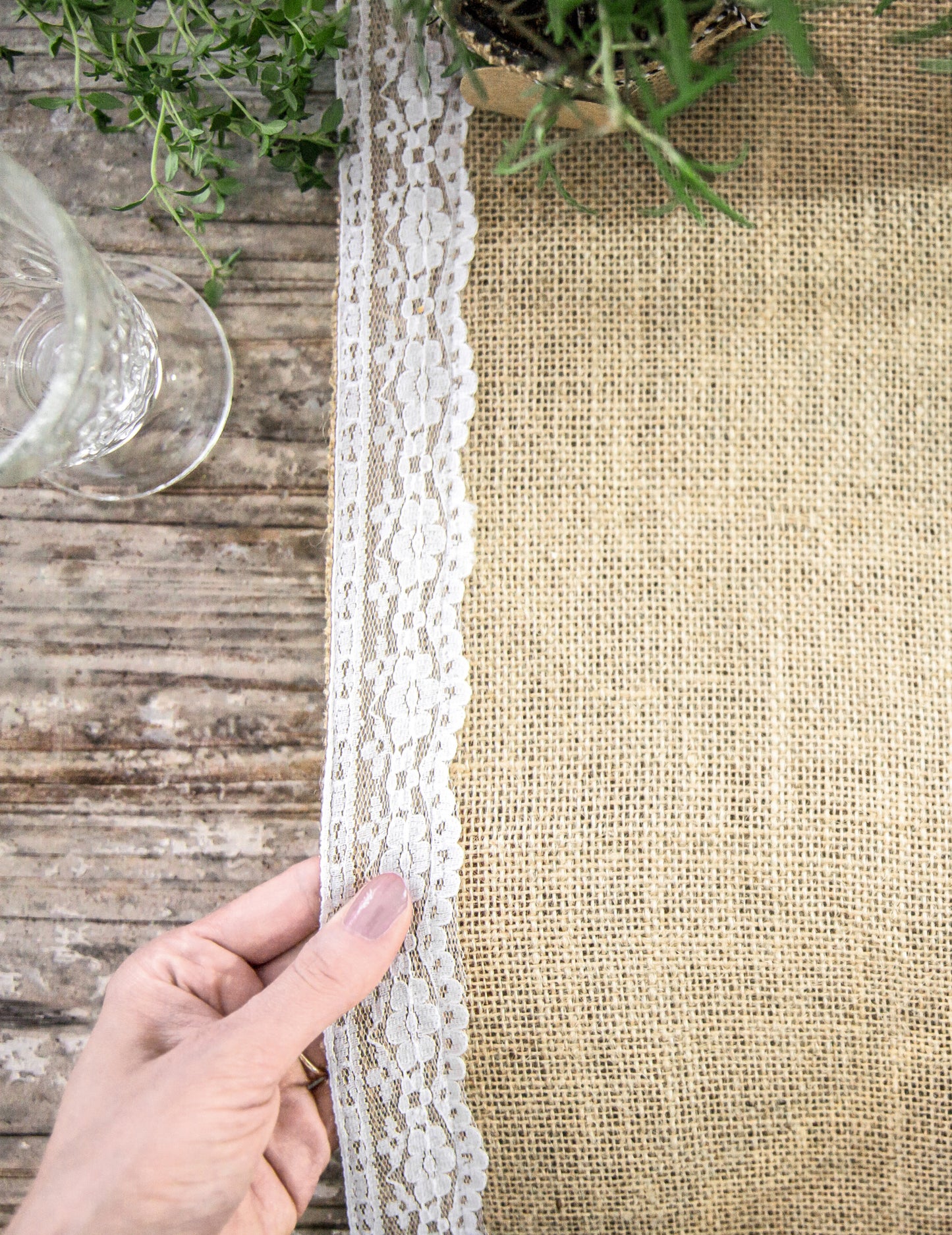 Meje mize jute 28 cm x 2,75 m
