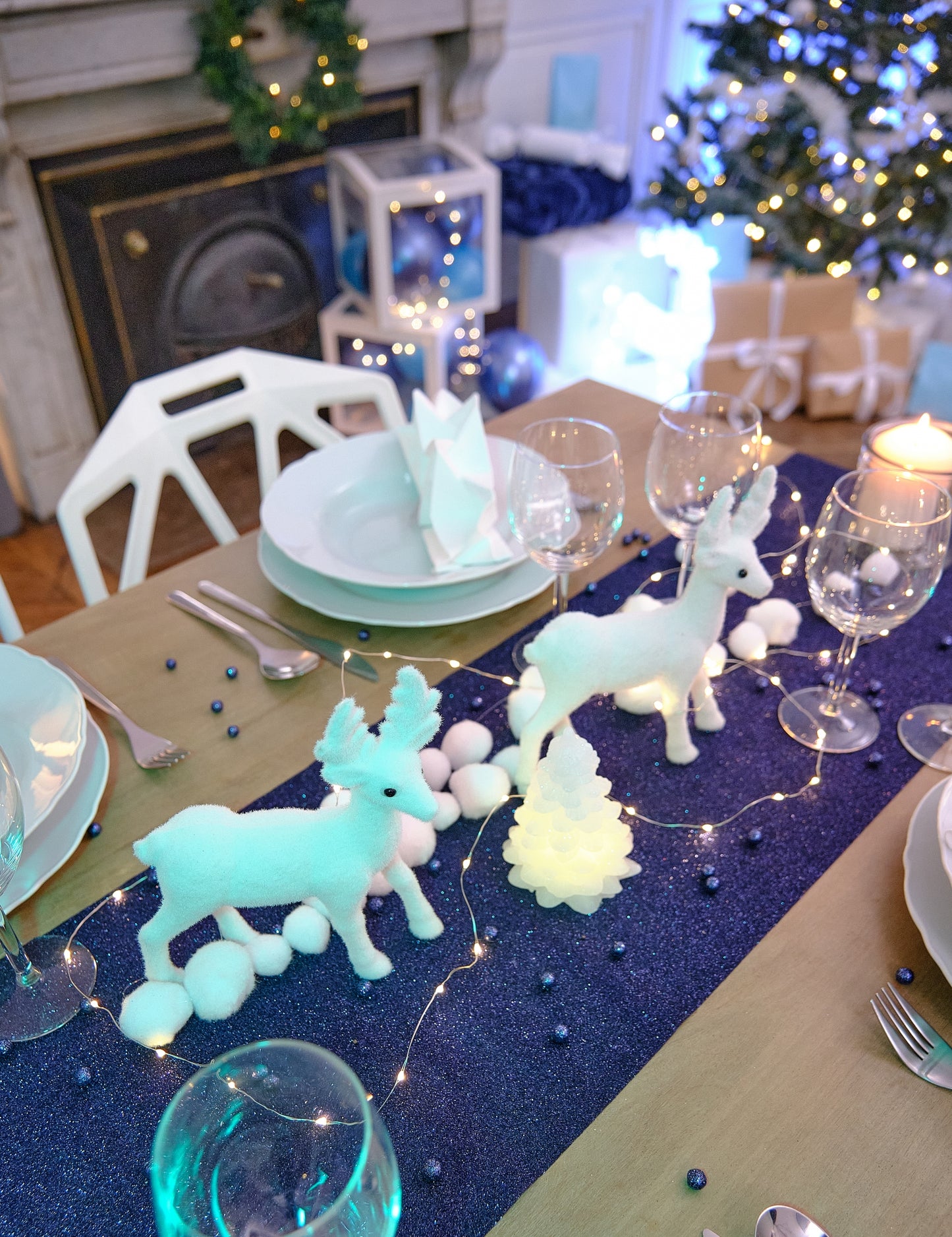 Bleščeč temno moder bleščeč prt za mizo 28 cm x 3 m