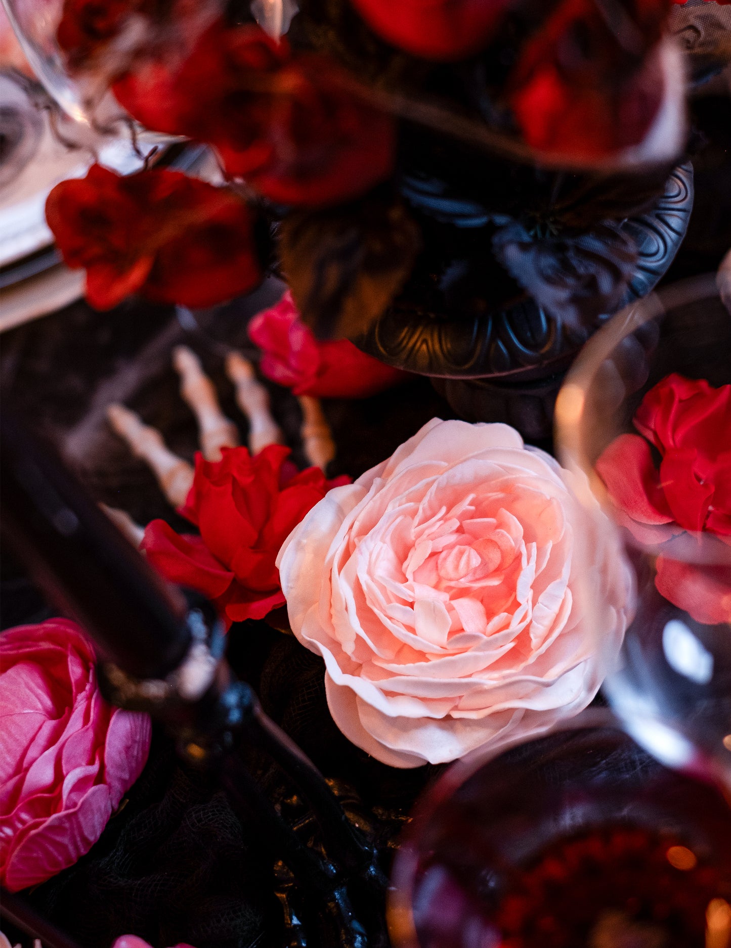 Starinska roza dekoracija mize 12 cm umetna roža