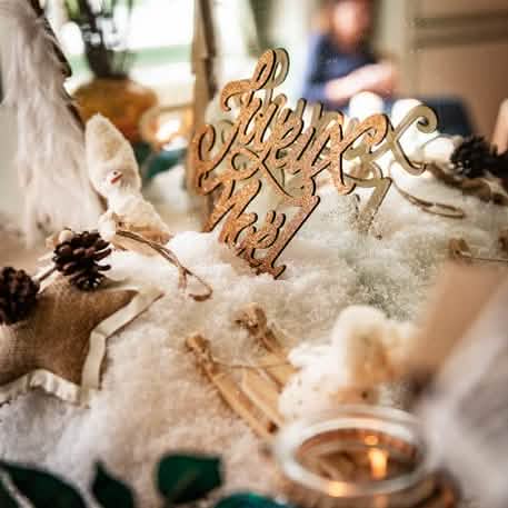 Décoration en bois Joyeux Noël pour table cuivre pailleté