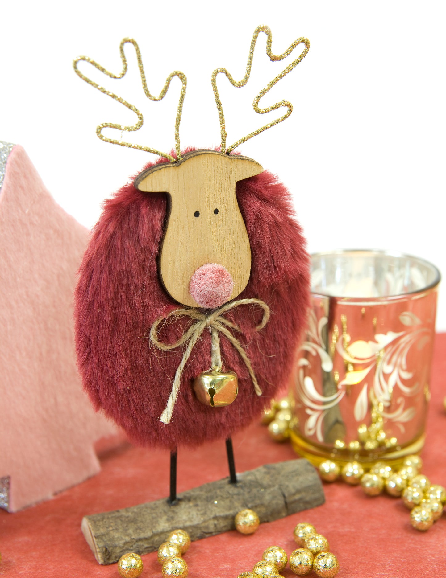 Lesena in bordo dekoracija iz krzna severnih jelenov 15 cm z zvončkom