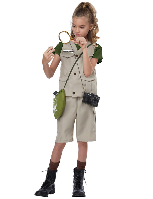 Vue de face avec loupe et accessoires du déguisement d'aventurier luxe pour enfant