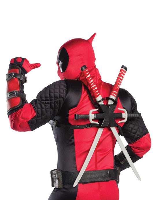 Pogled od zadaj s katani kostuma Deadpool Grand Heritage za odrasle