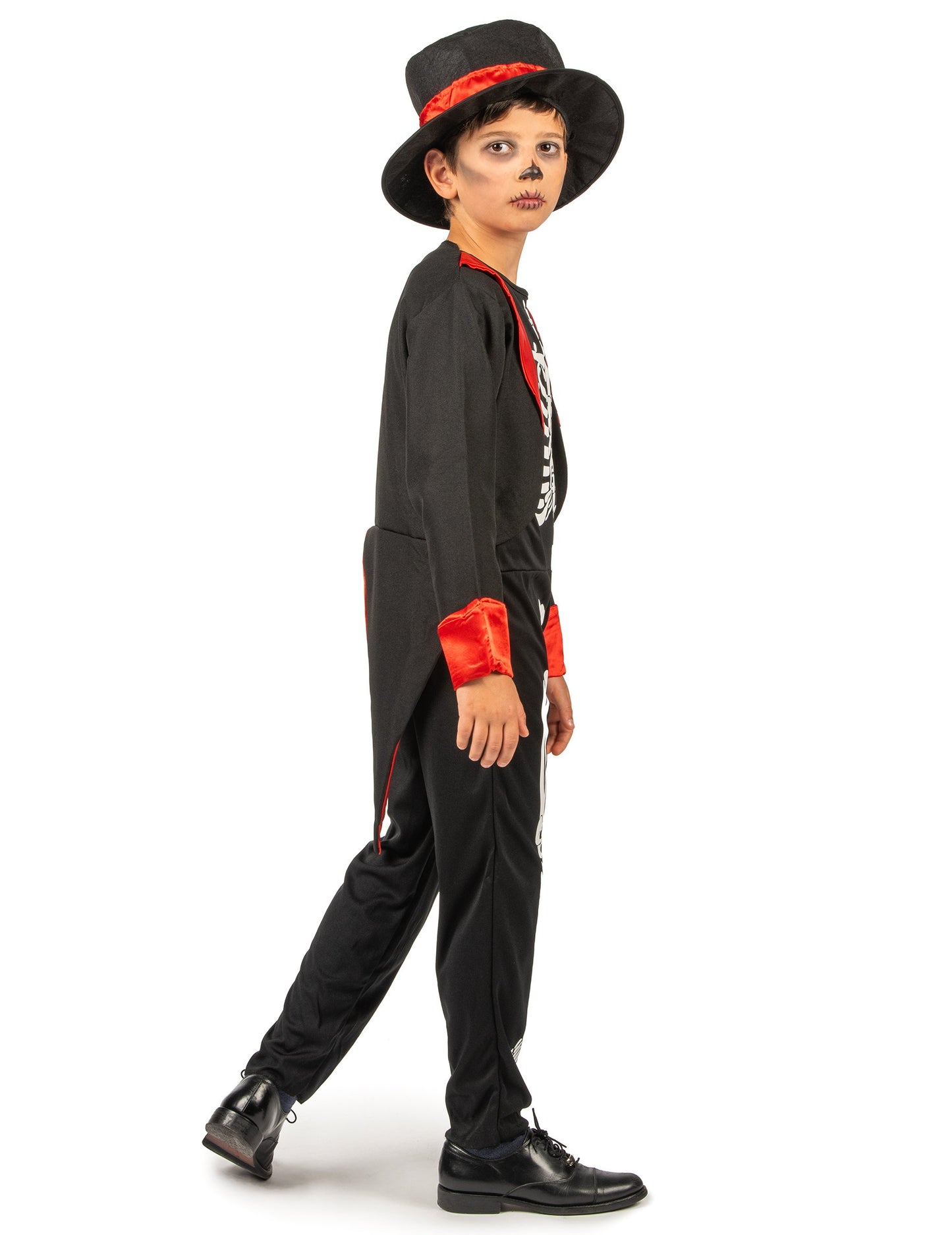 Šik fant skeletnega kostuma