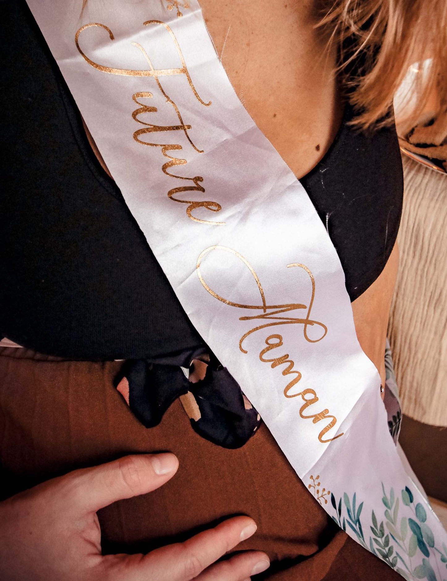 Nosečniški šal Oh Baby, rastlinski in zlat, 78 x 9,5 cm za otroško zabavo