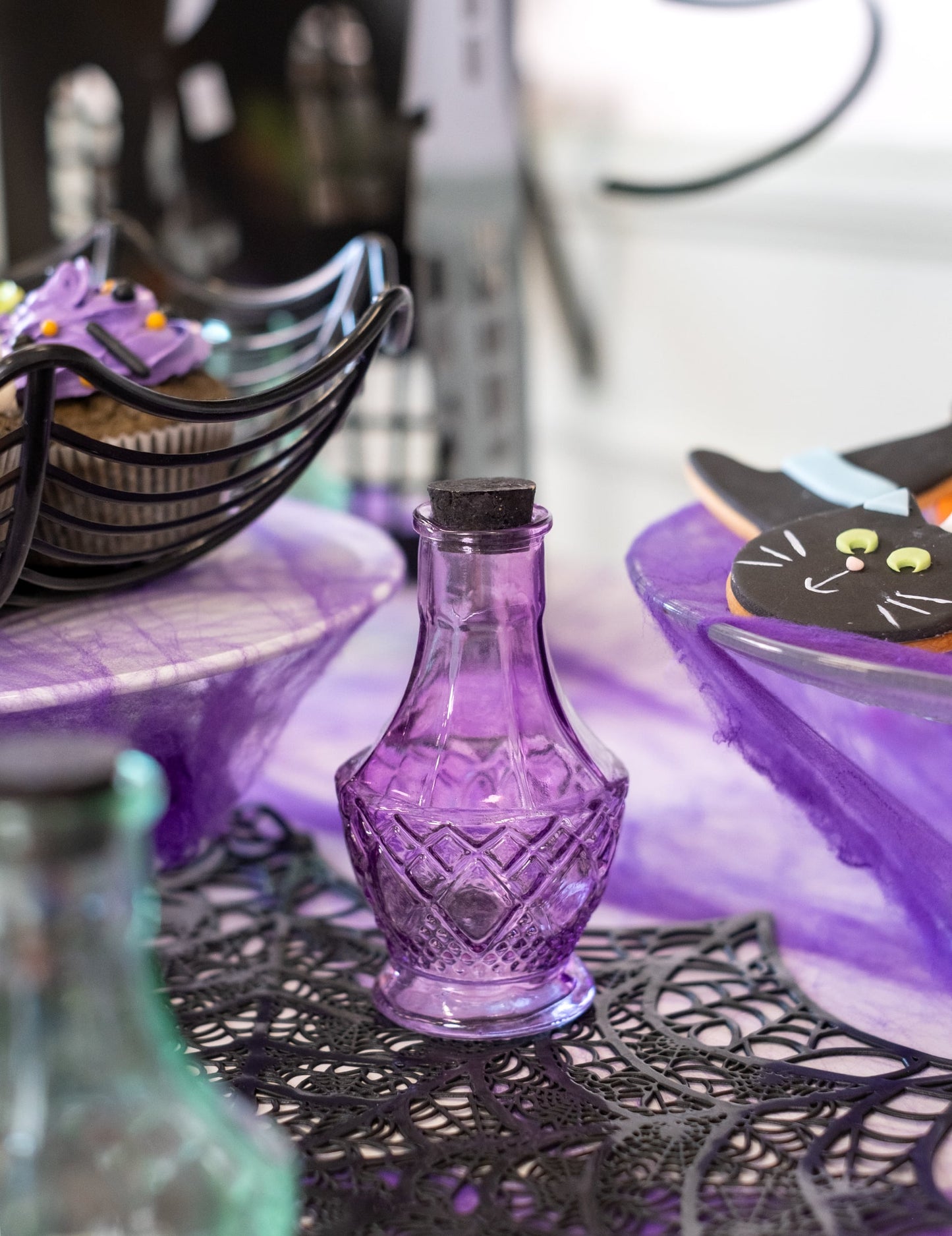 Fiole en verre violette 11,5 cm