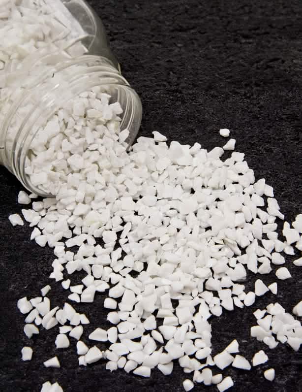 Dekorativni beli drobir za zabavo 2-4 mm