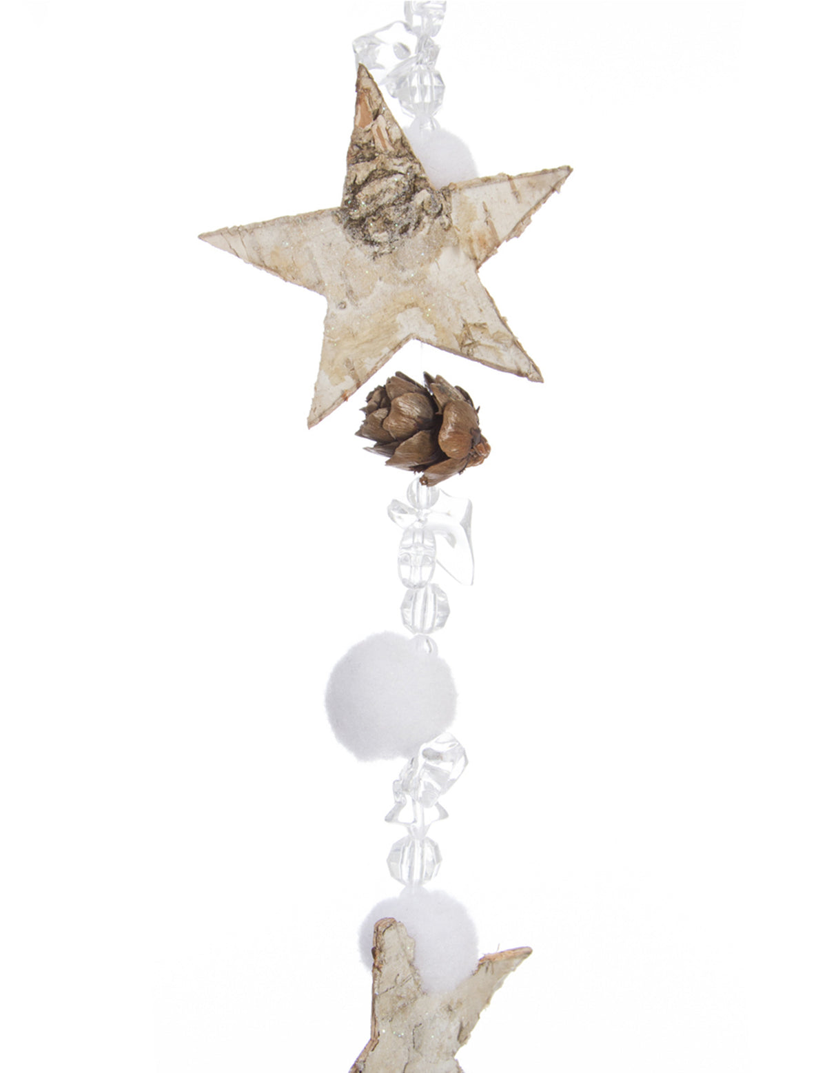 Détail de l'étoile et de la pomme de pin de la guirlande en bois étoiles et boules de coton