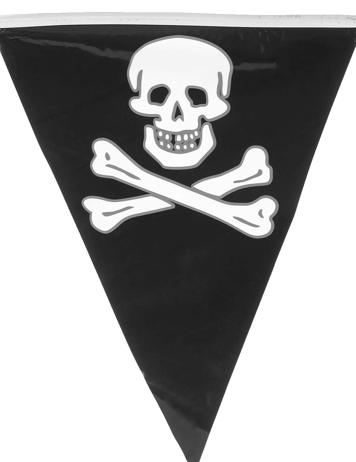 Bližnji posnetek zastavice piratske girlande z lobanjo