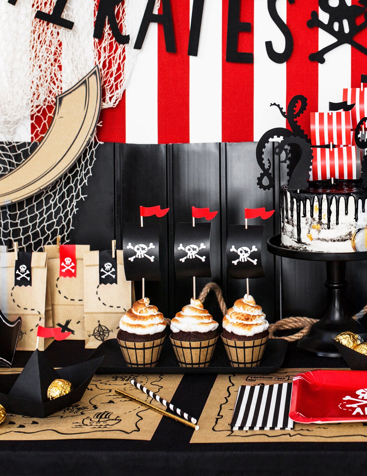 Piratski festival Cupcake Kit 4,8 x 7,6 x 4,6 cm - 20 cm