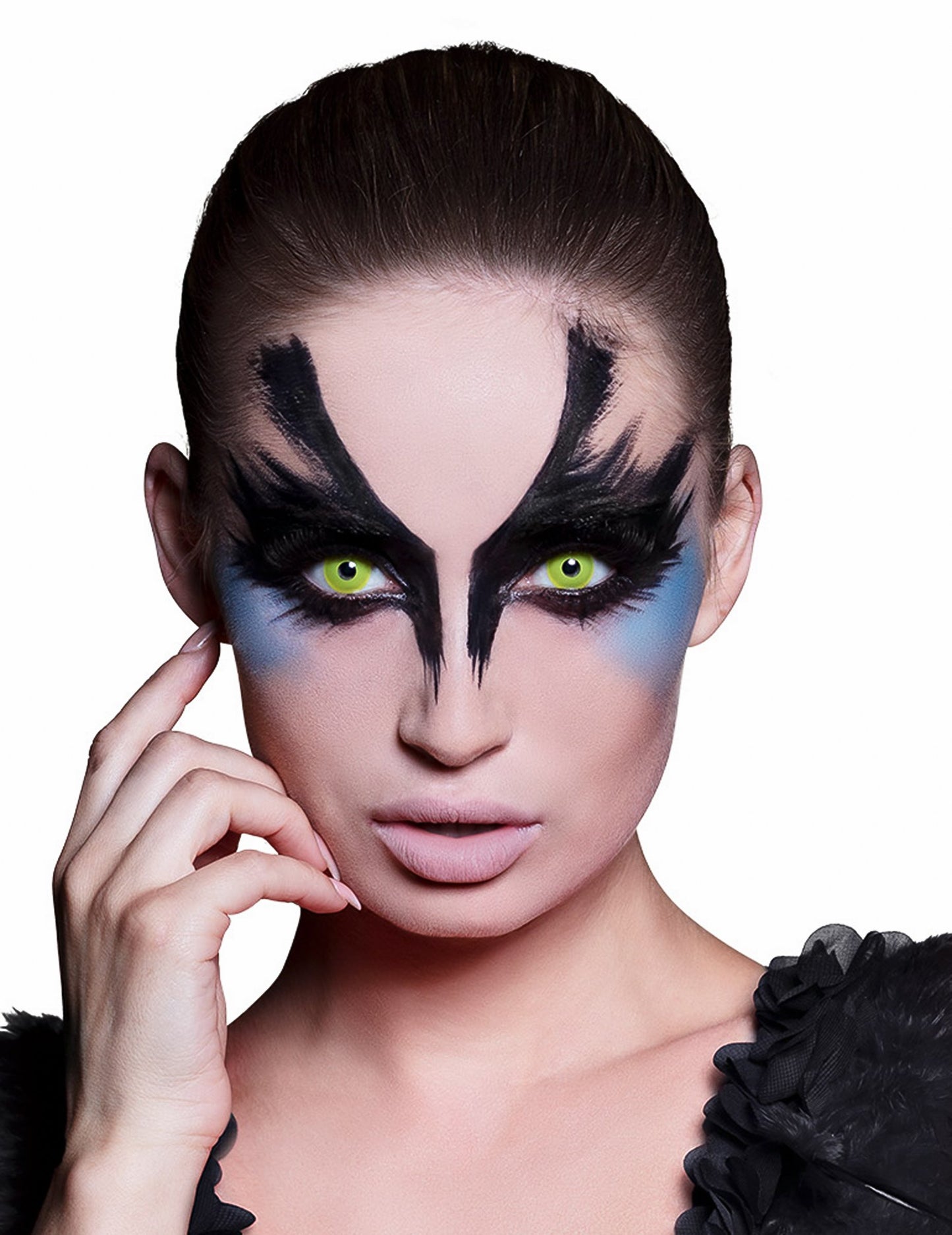 Mise en situation des lentilles fantaisie œil jaune pour adulte