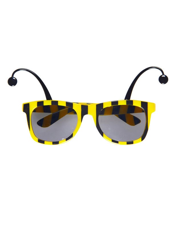 Sprednji pogled na odrasla sončna očala