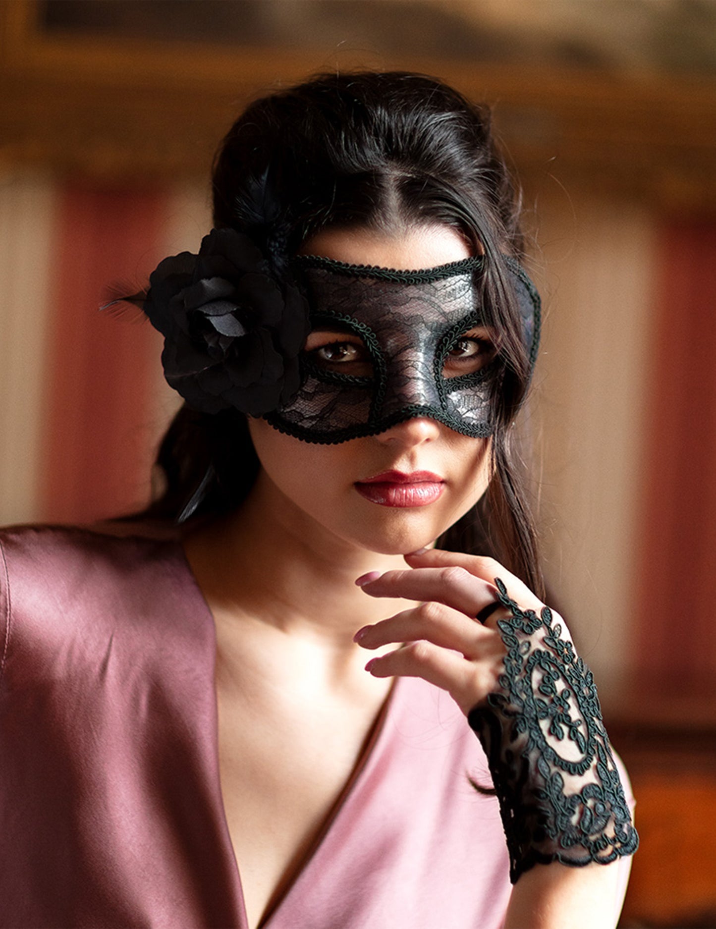 Ženske črne čipke