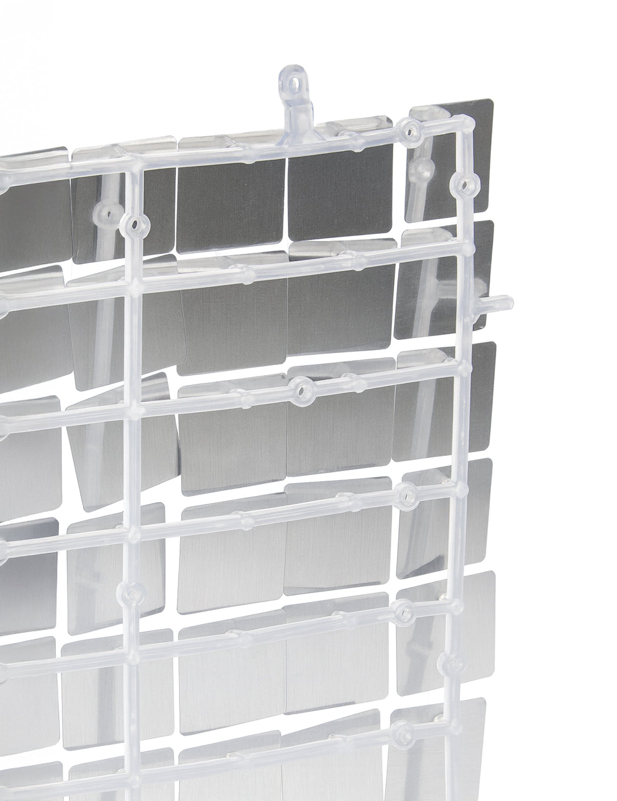 Vue de dos de la structure en plastique du panneau de fond argent brillant pour fête
