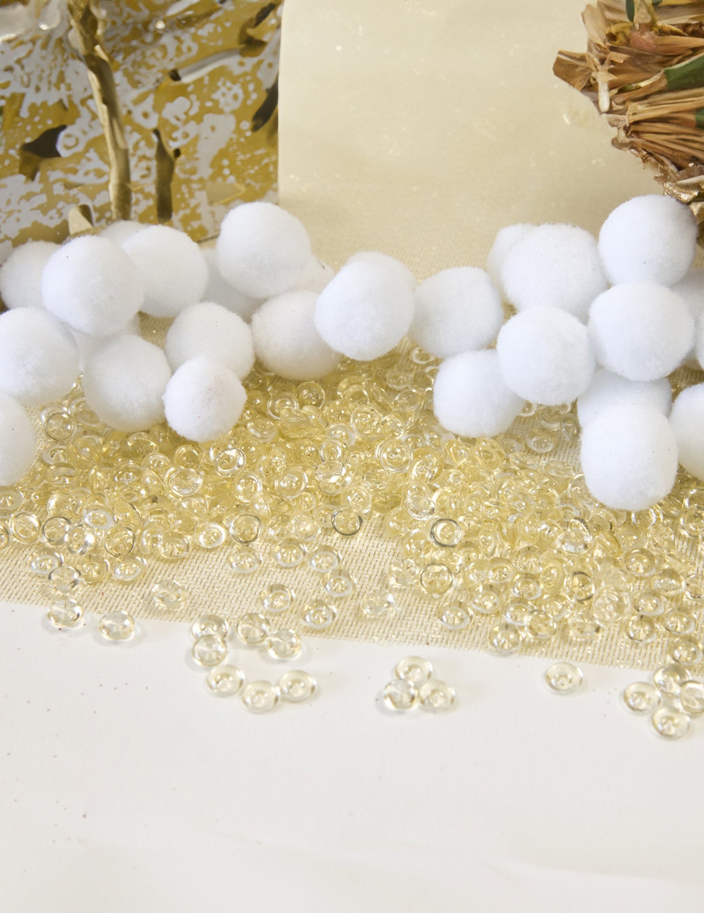 Slonokoščene perle z učinkom dežne kapljice 50g, ploščate perle