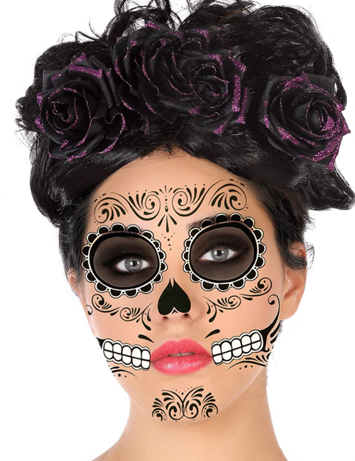 Velik plan vzorcev obrazne tetovaže Dia de los Muertos