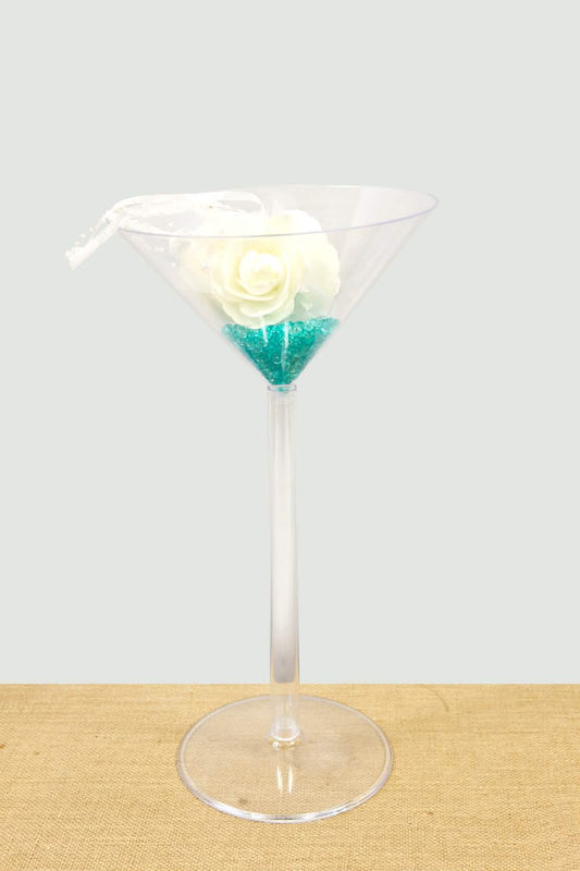 Mise en situation avec fleur du vase maxi coupe à martini en plastique transparent réutilisable