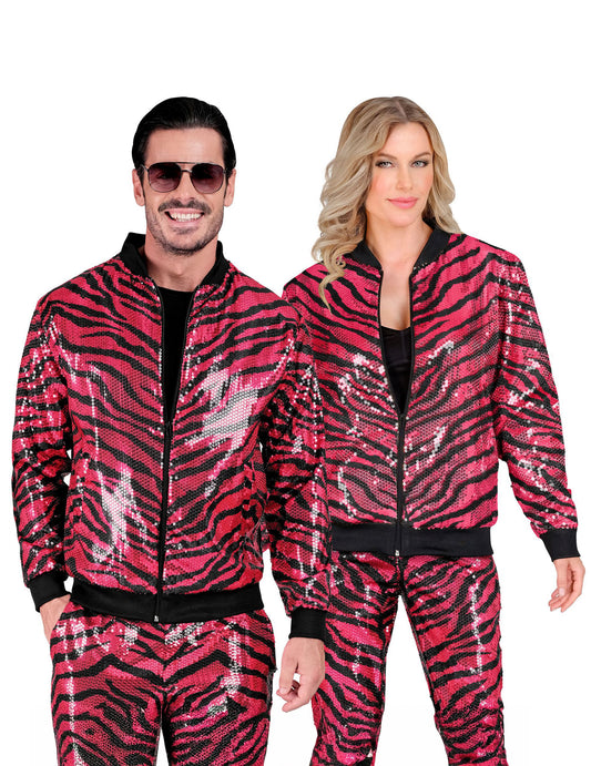 Vue de face d'un couple portant la veste à sequins tigrée
