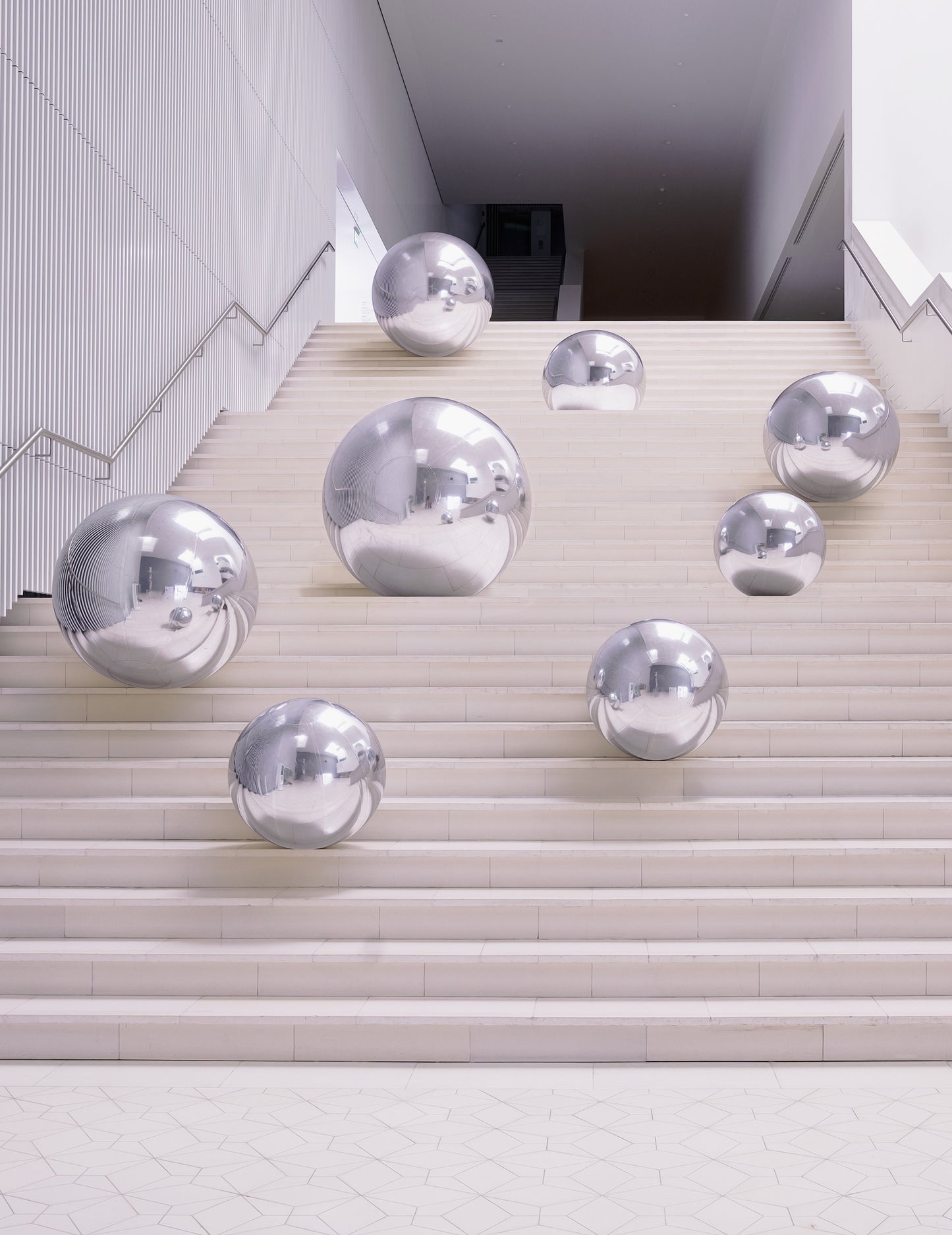 Srebrna napihljiva disko krogla 90 cm 