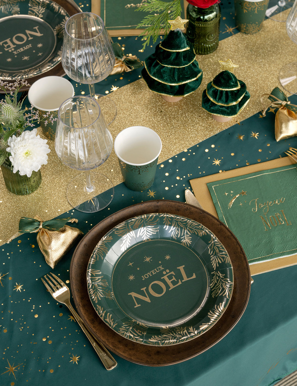 10 assiettes Feuilles d'or vert sapin 22,5 cm