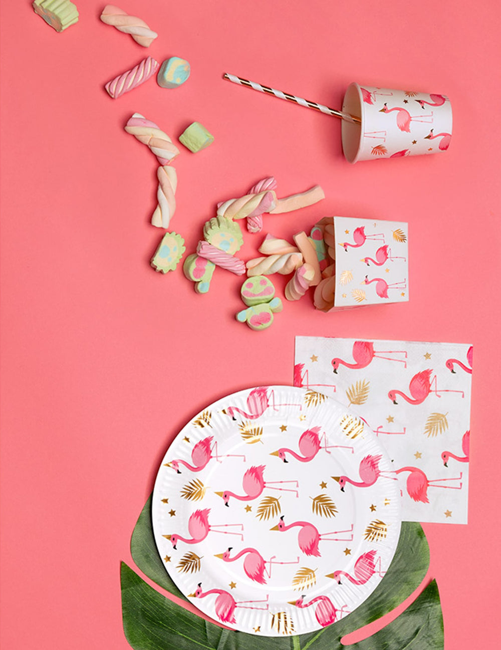 Mise en scène de table des Assiettes Flamant Tropic