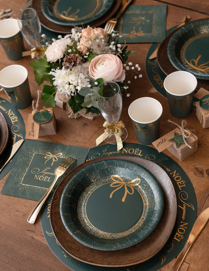 10 zelenih in zlatih božičnih papirnatih krožnikov 23 cm šik dizajn