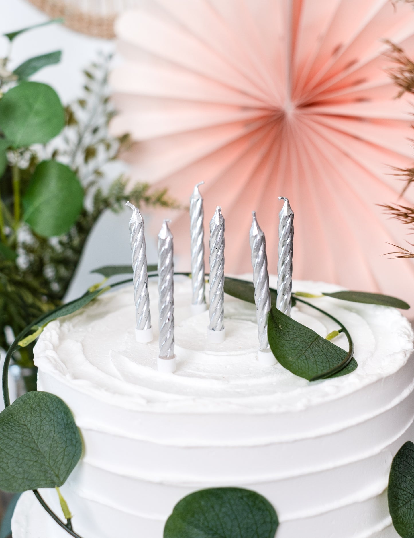 10 bougies d'anniversaire argentées 6,5 cm avec bobèches