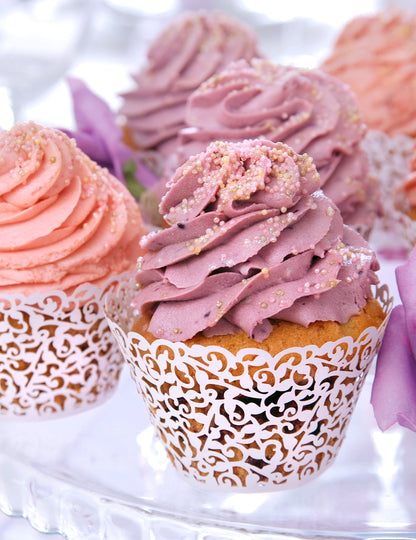 10 belih čipkastih obrob za kolačke 5,5 x 8,5 cm, poročne dekoracije