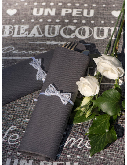 10 mini čipkastih pentljic 4 cm bela z biseri