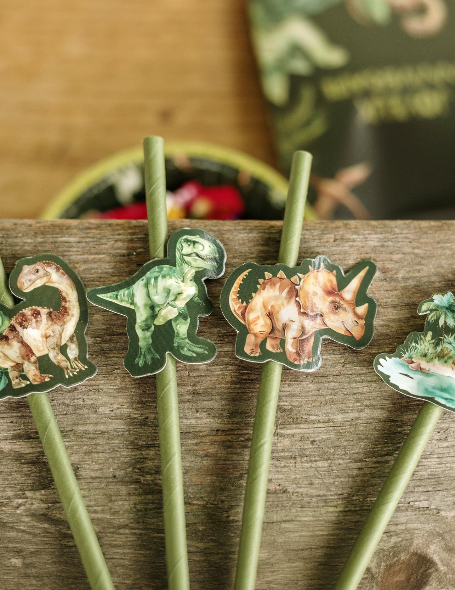 12 zelenih papirnatih slamic z dinozavri 19,5 cm za otrokov rojstni dan